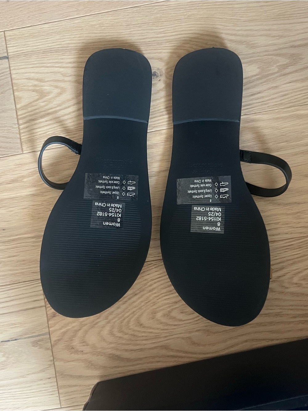 Toe Loop Sandals - Picture 2 of 3